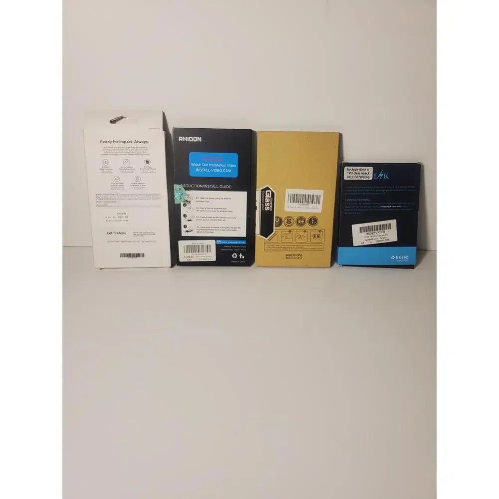 #23 Lot Of 4 New Assorted Phone Screen Protectors & Phone Case